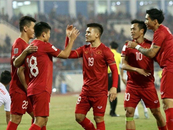 Tuyển Việt Nam hội quân cùng tân HLV trưởng đầu tháng 3, Công Phượng và Quang Hải vắng mặt?