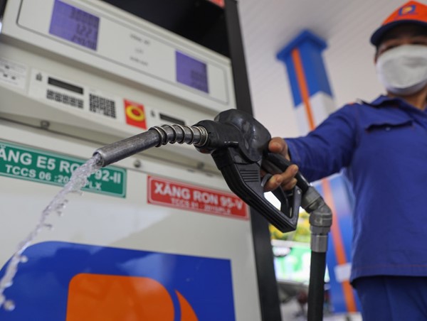 Thu thuế tiêu thụ đặc biệt đối với xăng là phù hợp thông lệ quốc tế