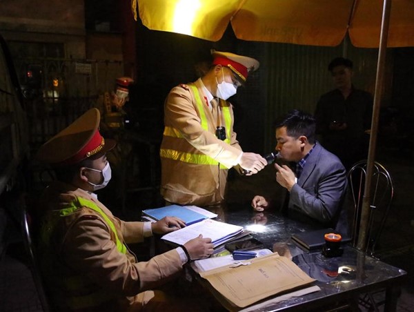 Mạnh tay xử lý “ma men”: Bền bỉ để tạo hiệu quả lâu dài