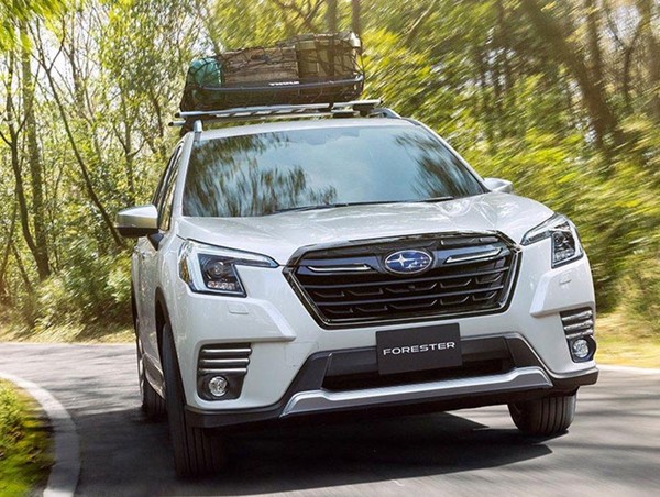 Nhiều ô tô đời cũ 2022 xả kho, hạ giá cả trăm triệu đồng 