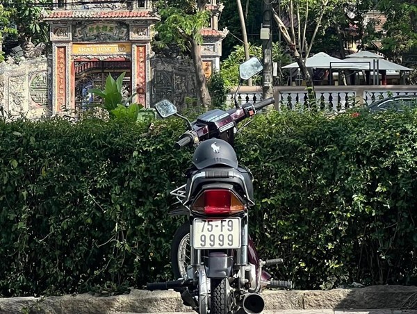 Honda Dream Thái biển tứ quý 9 độc nhất của 9X Thừa Thiên Huế