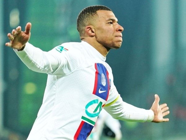 Mbappe phá kỷ lục của Cavani, trở thành cầu thủ ghi bàn hàng đầu mọi thời đại của PSG