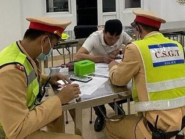 Phạt 37,5 triệu đồng tài xế sử dụng ma túy, điều khiển ô tô hết hạn đăng kiểm