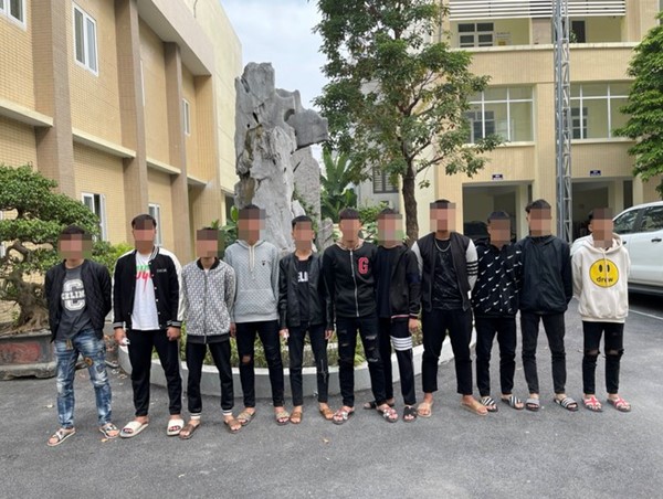 Khởi tố nhóm thanh thiếu niên mang hung khí đi gây rối