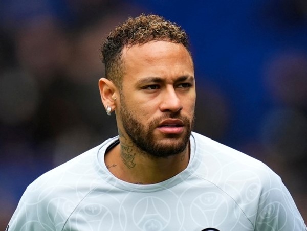 PSG xác nhận Neymar nghỉ hết mùa giải