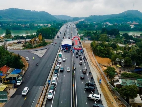 Đảm bảo an toàn giao thông trên cao tốc Cam Lộ-La Sơn