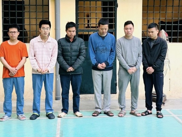  Tạm giữ Giám đốc Trung tâm đăng kiểm 29-13D Hà Nội