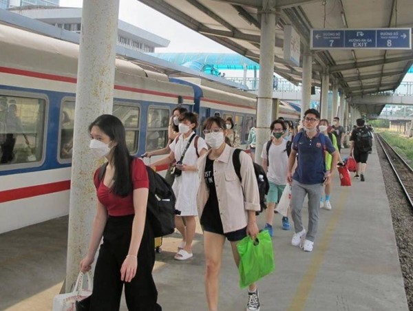 Đường sắt chạy thêm nhiều tàu giữa Hà Nội - Thanh Hóa, Vinh dịp nghỉ Lễ 30/4 và 1/5