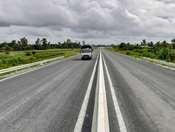 Đề xuất mức thu, chế độ thu, quản lý và sử dụng phí sử dụng đường bộ