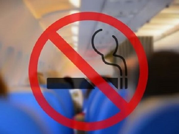 Hành khách hút thuốc lá trên máy bay, không chịu nộp phạt bị cấm bay 9 tháng