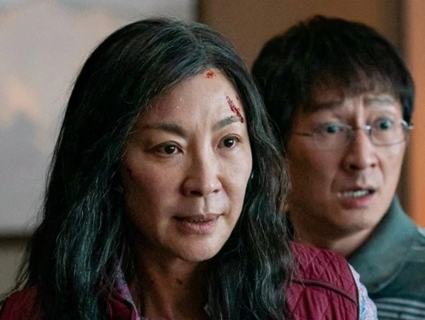 Dương Tử Quỳnh đoạt giải Nữ diễn viên xuất sắc nhất Oscar 2023