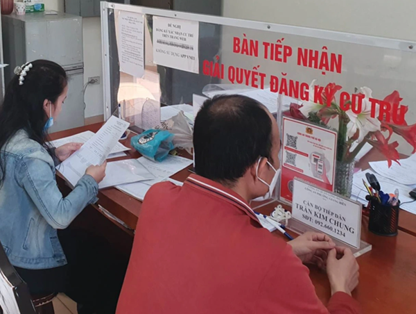 Hà Nội tạm dừng yêu cầu phụ huynh phải xác nhận cư trú cho con chuyển cấp học