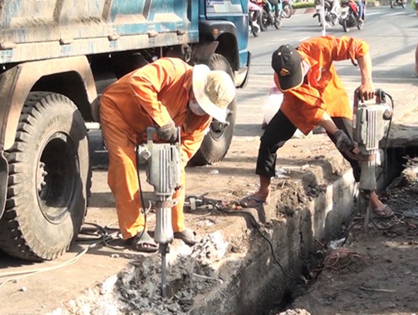 Bộ GTVT trả lời kiến nghị đầu tư xây dựng hệ thống cống thoát nước hai bên tuyến QL1A
