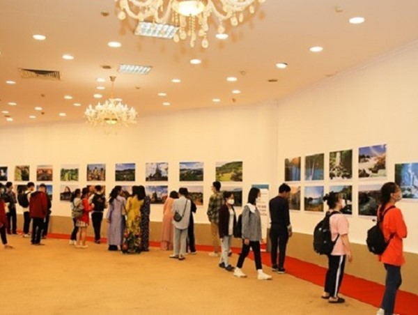 Triển lãm ảnh “Các di sản Thế giới của Việt Nam và Lào”