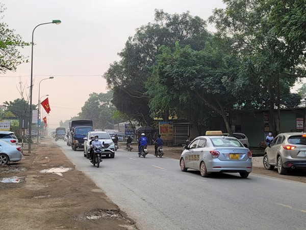 Hoàn thiện hồ sơ thiết kế vỉa hè và rãnh thoát nước trên QL 6