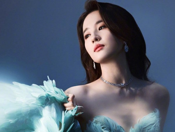  Lưu Diệc Phi khoe nhan sắc ''đỉnh cao'' tại Đêm hội Weibo