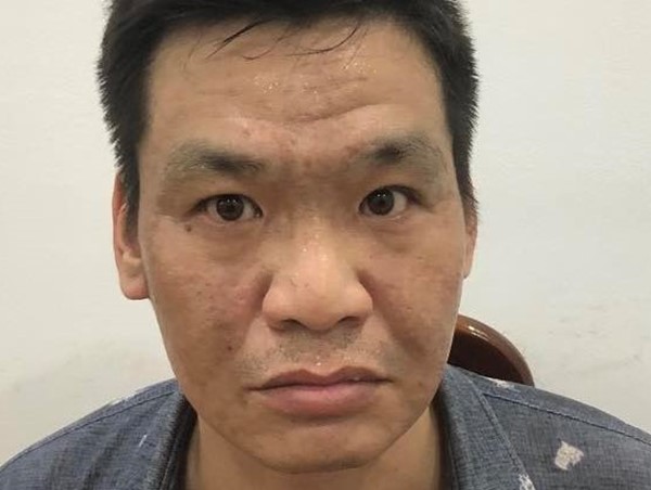 Người đàn ông đi xe đạp lộ gói ma tuý khi bị kiểm tra