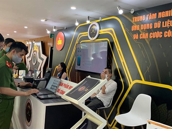 Hà Nội triển khai 38 nhiệm vụ trong ứng dụng dữ liệu về dân cư, định danh và xác thực điện tử