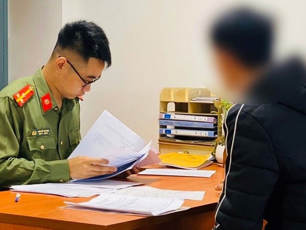 Xử phạt hành vi “Báo chốt” Cảnh sát giao thông làm nhiệm vụ