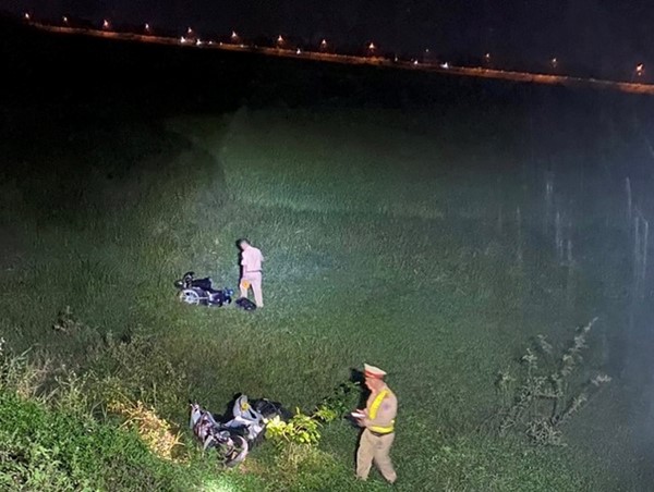 Truy đuổi kẻ trộm xe máy, hai vợ chồng gặp tai nạn phải nhập viện