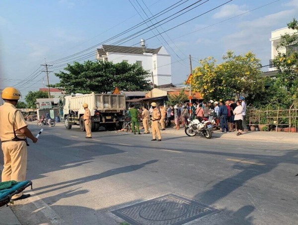 Tai nạn giao thông mới nhất hôm nay (29/3/2023): Tài xế và hành khách kịp thời nhảy khỏi xe lúc rơi xuống vực 30m 