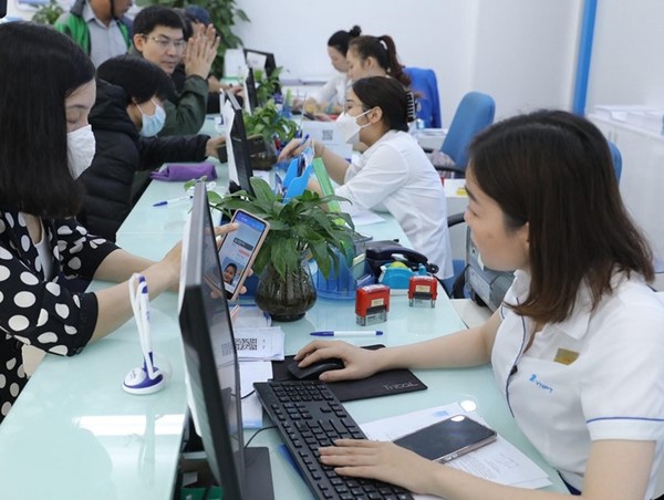 Khách hàng cần làm gì sau khi số điện thoại bị khóa 1 chiều do chưa chuẩn hóa thông tin?