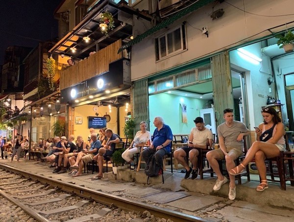  Các đơn vị lữ hành không đưa khách đến khu vực "cà phê đường tàu"