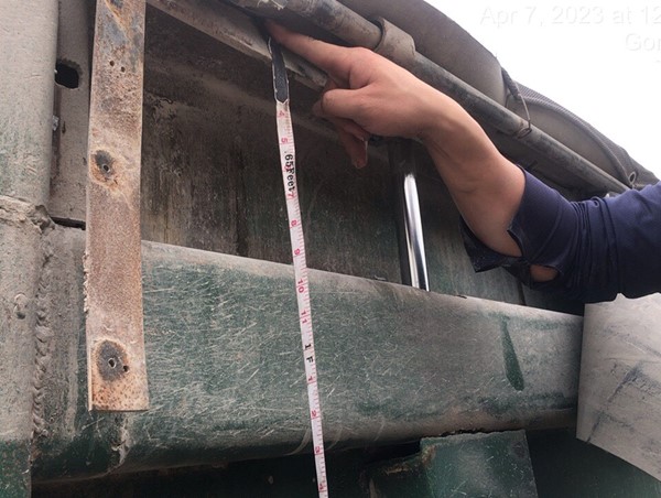 Phát hiện xe tải "hổ vồ" cơi kích thành thùng thủy lực, chở quá tải trên cao tốc