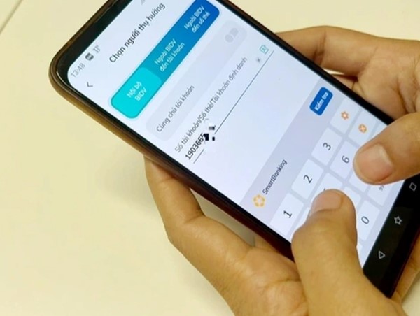 Một phụ nữ bị mất gần 1 tỷ đồng bởi chiêu lừa like facebook kiếm tiền