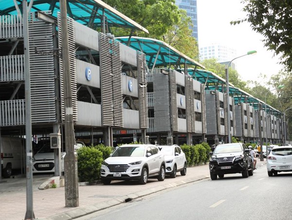 Cấp phép trông giữ xe: Lãng phí những khoảng trống đô thị