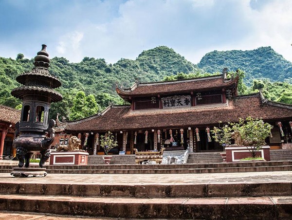 Phát huy giá trị di tích lịch sử và danh lam thắng cảnh quốc gia đặc biệt Chùa Hương