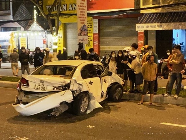 Khởi tố tài xế xe 7 chỗ tông ô tô 4 chỗ khiến lái xe tử vong