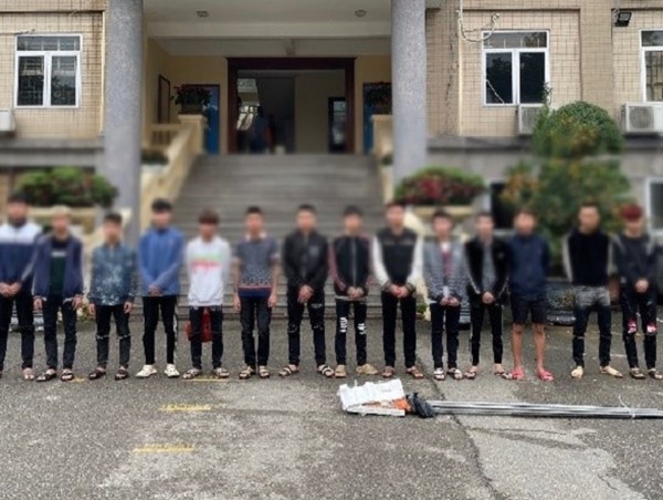 Bắt giữ nhóm đối tượng mang hung khí, gây rối trật tự công cộng