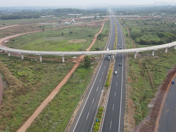 Chấp thuận gia hạn cải tạo mỏ đất phục vụ cao tốc Phan Thiết-Dầu Giây