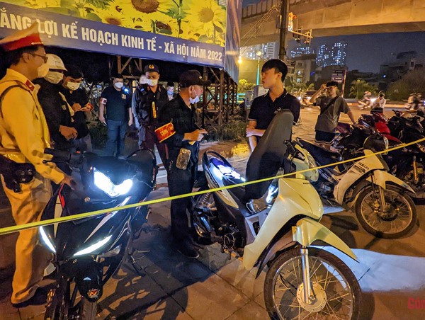 Hà Nội: Xử lý 378 trường hợp vi phạm Luật Giao thông đường bộ trong ngày 17/4