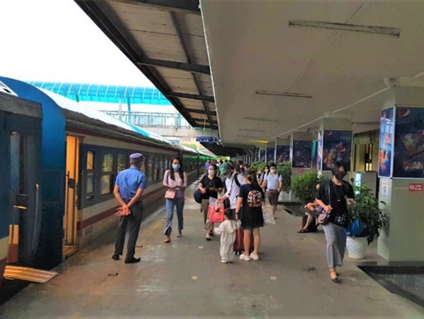 Đường sắt chạy thêm tàu tuyến Sài Gòn - Quy Nhơn phục vụ khách du lịch dịp hè