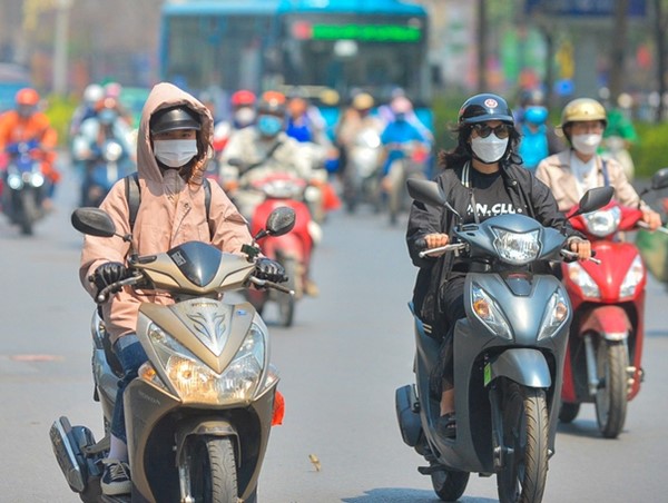 Thời tiết ngày 22/4: Tây Bắc Bộ và Trung Bộ tiếp tục nắng nóng, có nơi hơn 40 độ C