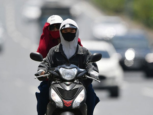 Thời tiết ngày 23/4: Nắng nóng tiếp tục duy trì khắp các vùng trên cả nước, có nơi lên đến 40 độ C