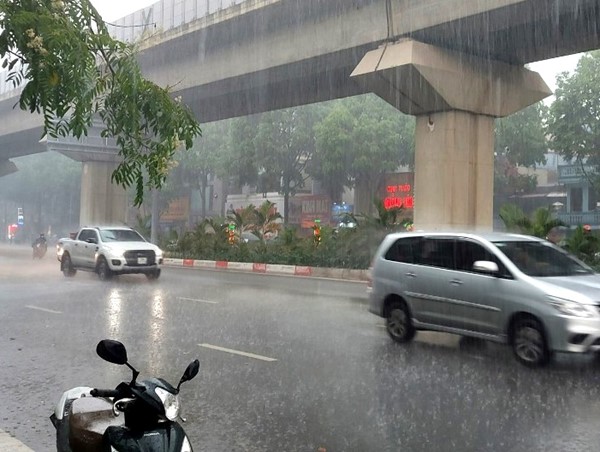 Thời tiết ngày 24/4: Ảnh hưởng của không khí lạnh, miền Bắc mưa to