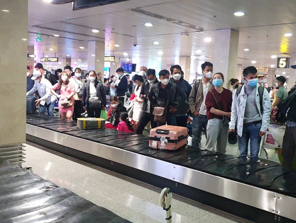 Kiểm tra hoạt động khai thác tại Cảng Hàng không quốc tế Tân Sơn Nhất