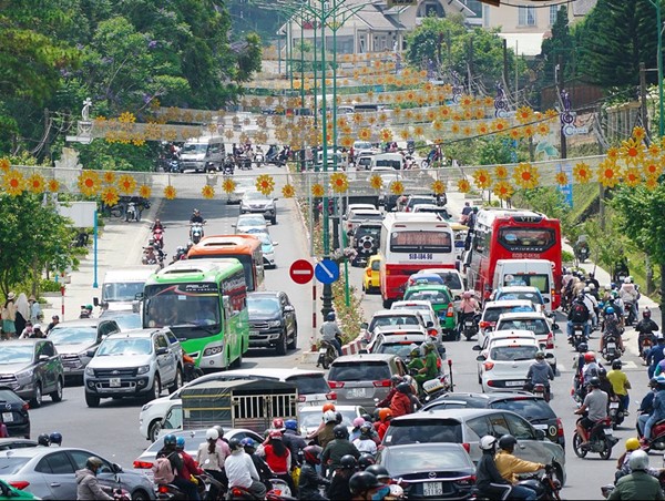 Triển khai Công điện của Thủ tướng Chính phủ về bảo đảm trật tự, ATGT dịp nghỉ Lễ và cao điểm du lịch hè 2023