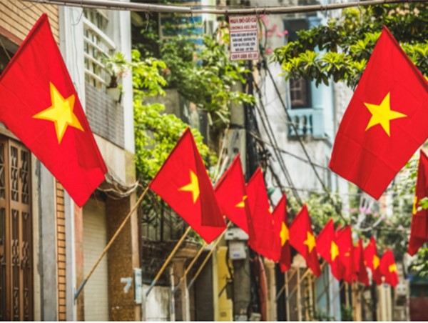 Hà Nội thông báo về việc treo cờ Tổ quốc