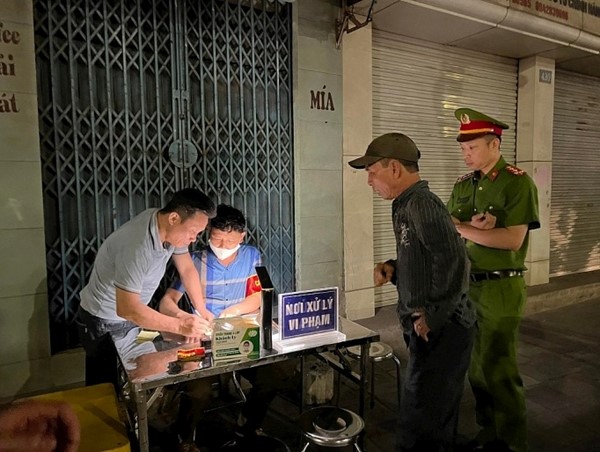 Hà Nội: Xử lý 190 trường hợp vi phạm Luật Giao thông đường bộ trong ngày 1/5