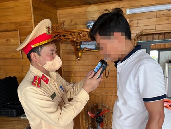 Hà Nội xử phạt một lái tàu thủy vi phạm nồng độ cồn