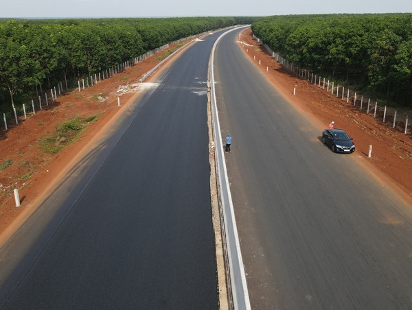 Hoàn thành các hạng mục đảm bảo ATGT tuyến cao tốc Phan Thiết - Dầu Giây