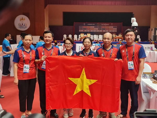 Việt Nam dẫn đầu Bảng tổng sắp huy chương SEA Games 32