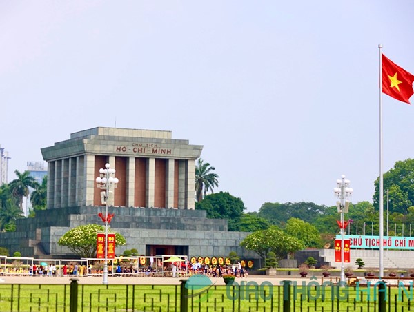 Hà Nội rực rỡ kỷ niệm 133 Ngày sinh Chủ tịch Hồ Chí Minh