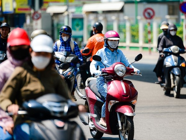 Thời tiết ngày 22/5: Đông Bắc Bộ tiếp tục nắng nóng gay gắt, 