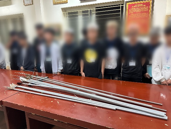 Bắt giữ nhóm đối tượng mang hung khí đánh nhau do mâu thuẫn trên mạng xã hội