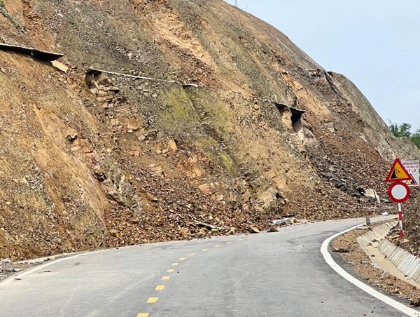 Khắc phục hư hỏng kết cấu hạ tầng giao thông trên Quốc lộ 3C đoạn qua Thái Nguyên